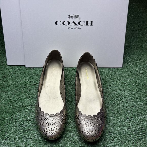 Coach Champagne Gold COACH Carsin Openwork Pattern Flats Size 5 - Picture 1 of 6